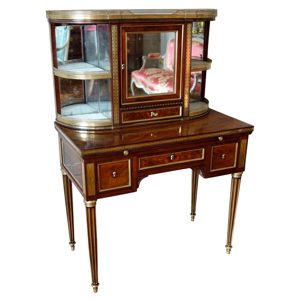 Bureau de dame dit bonheur du jour d'époque Louis XVI Directoire en acajou