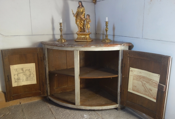 Large Louis XV corner board, 18th century