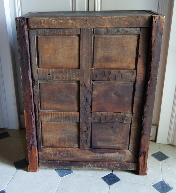 Louis XV walnut sideboard, early 18th century
