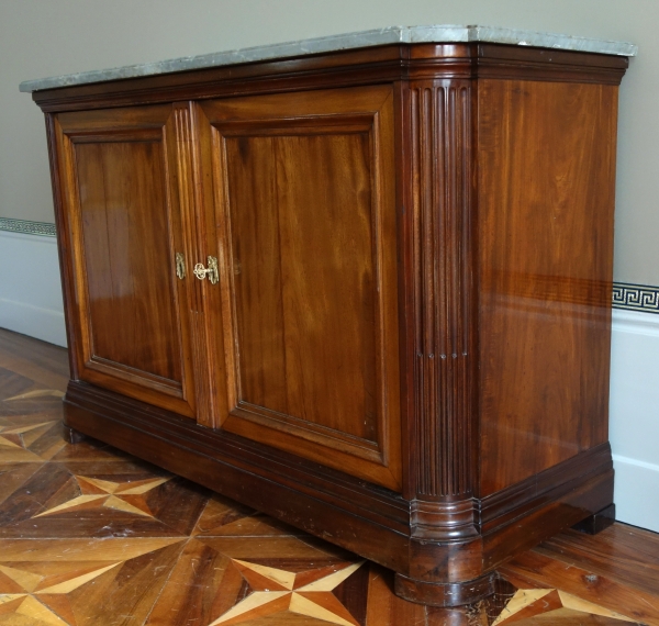 Buffet de chasse parisien en acajou d'époque Louis XVI dans le goût d'Etienne Avril