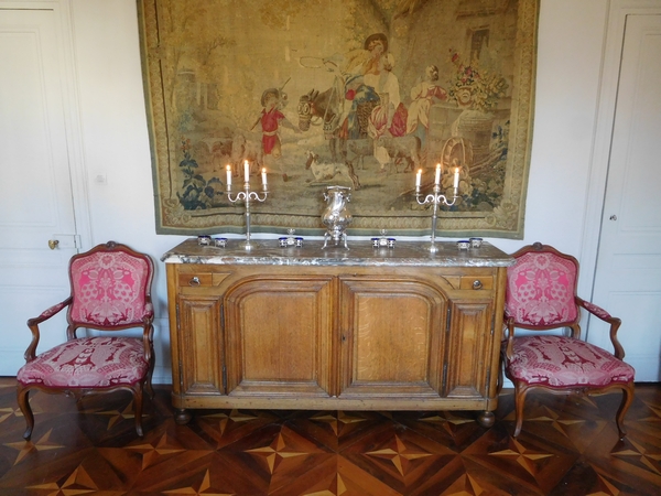 Regency oak hunting sideboard, early 18th century