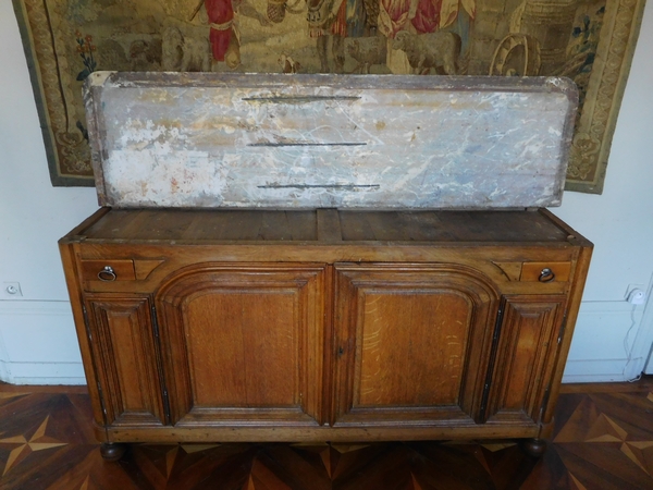 Regency oak hunting sideboard, early 18th century