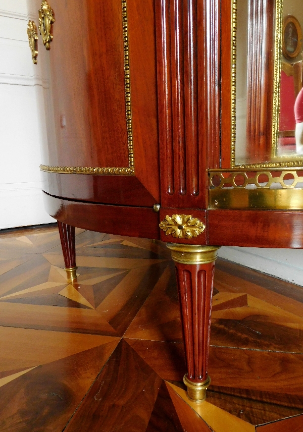 Jean-François Leleu : mahogany sideboard or commode, Louis XVI period
