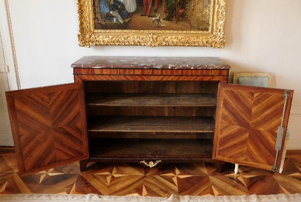 Grand buffet d'époque Louis XVI en marqueterie de bois de rose et de violette