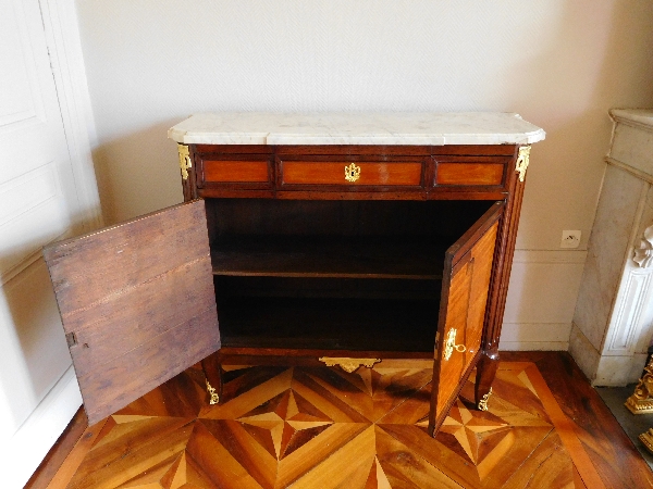 Buffet, commode à portes, meuble d'entre-deux en acajou et bois rose, époque Transition