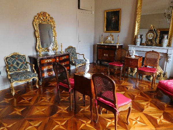 Buffet, commode à portes, meuble d'entre-deux en acajou et bois rose, époque Transition