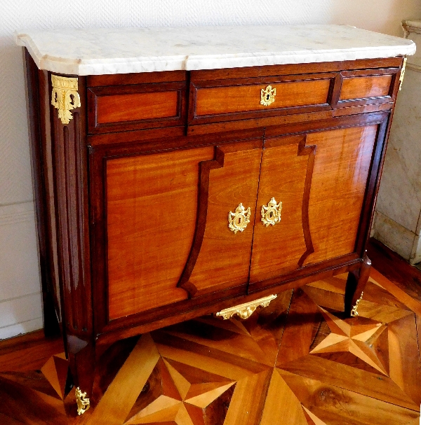 Buffet, commode à portes, meuble d'entre-deux en acajou et bois rose, époque Transition