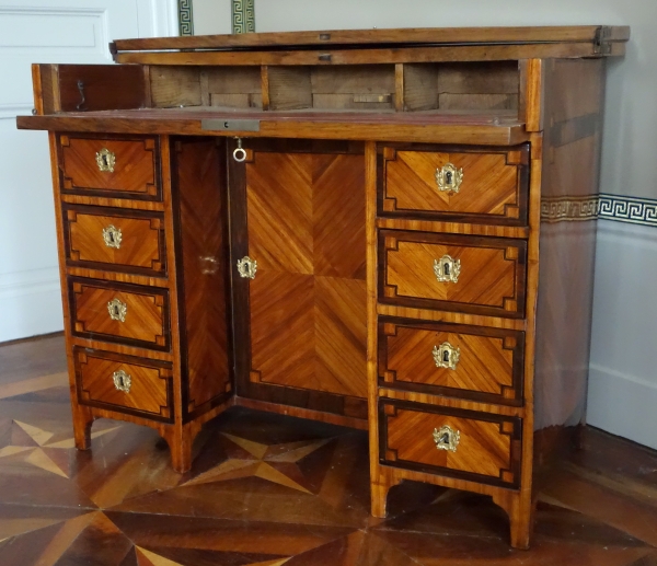 Louis XVI rosewood marquetry writing desk for a child - 18th century