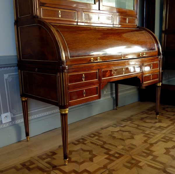 Louis XVI mahogany cylinder desk, late 18th century