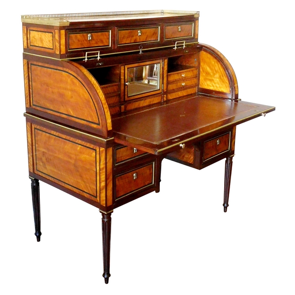 Bureau cylindre en citronnier et acajou, fin de l'époque Louis XVI