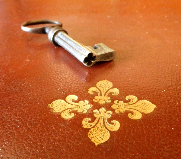 Bureau cylindre en citronnier et acajou, fin de l'époque Louis XVI