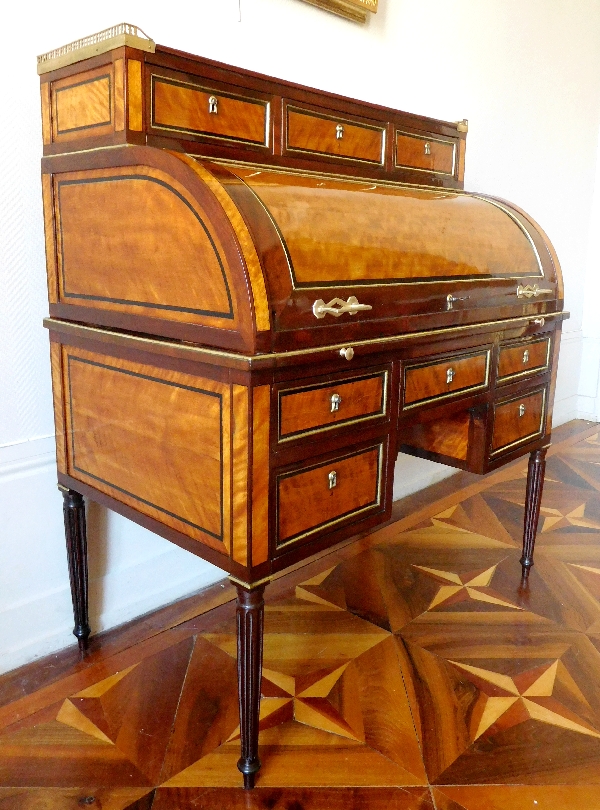 Louis XVI mahogany and lemon tree cylinder desk - France early 19th century circa 1800