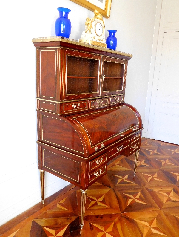 Louis XVI mahogany cylinder desk - France circa late 18th century 1780-90