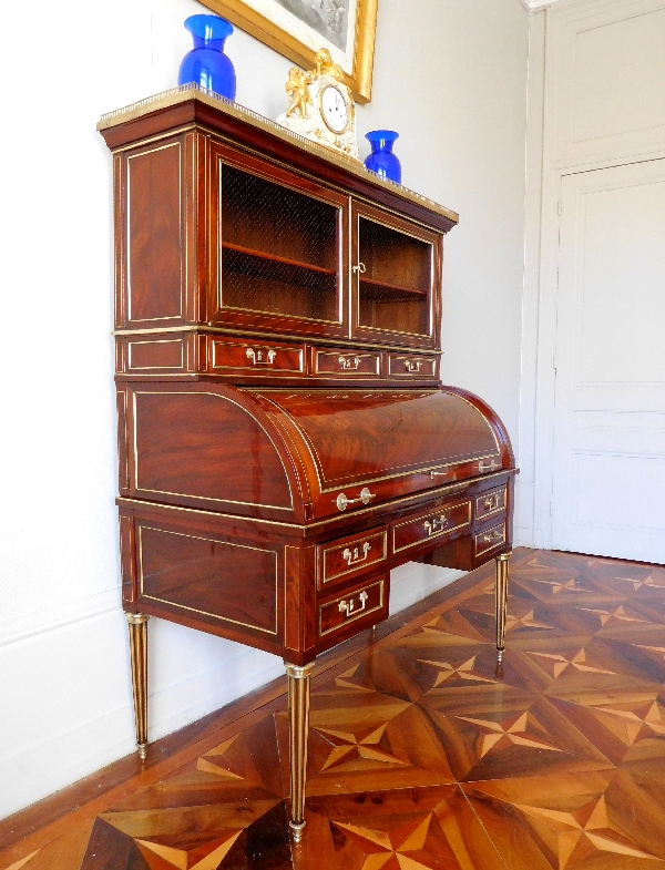 Louis XVI mahogany cylinder desk - France circa late 18th century 1780-90