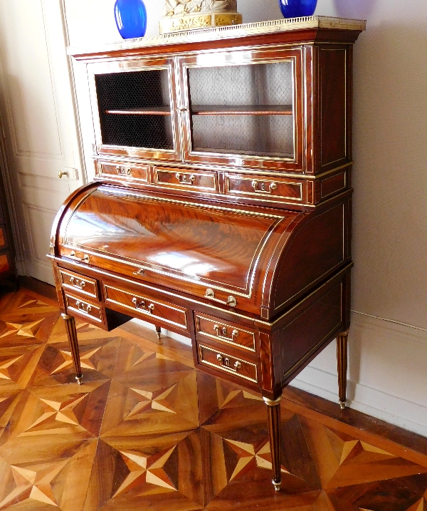 Louis XVI mahogany cylinder desk - France circa late 18th century 1780-90