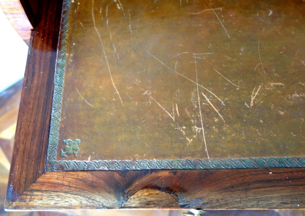 Bureau cylindre d'époque Louis XVI en marqueterie de bois de rose