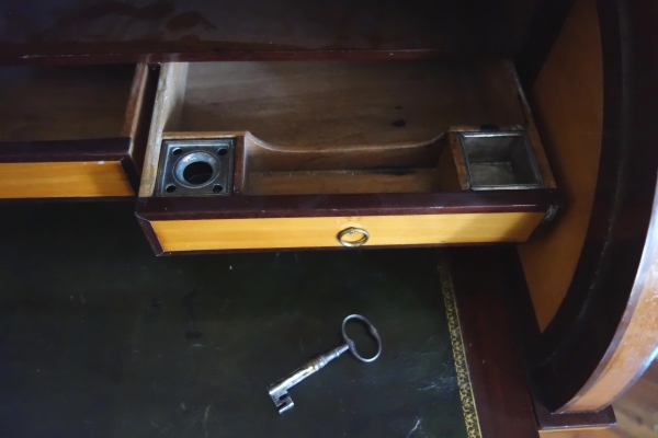 Bureau cylindre en citronnier et acajou, fin de l'époque Louis XVI