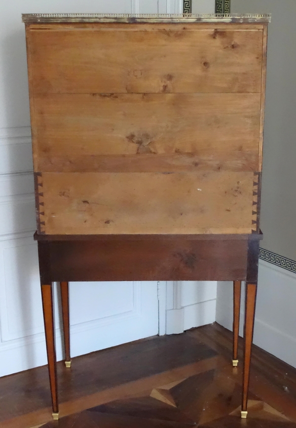Bureau cylindre en citronnier et acajou, fin de l'époque Louis XVI