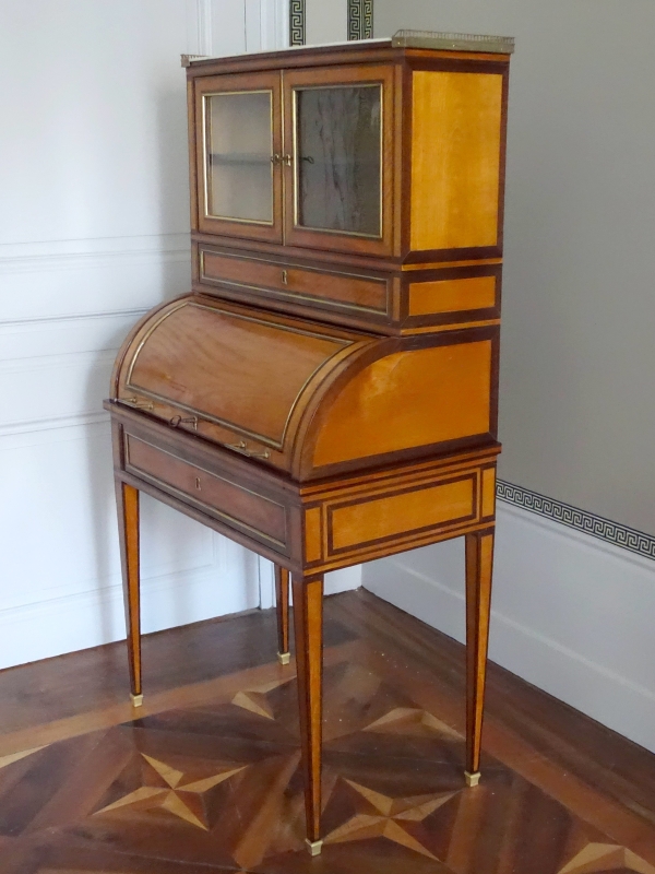 Bureau cylindre en citronnier et acajou, fin de l'époque Louis XVI