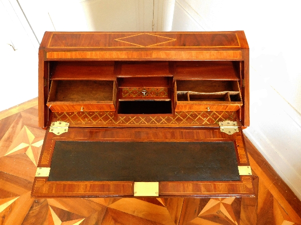 Topino : marquetry writing desk, Transition period - 18th century - stamped