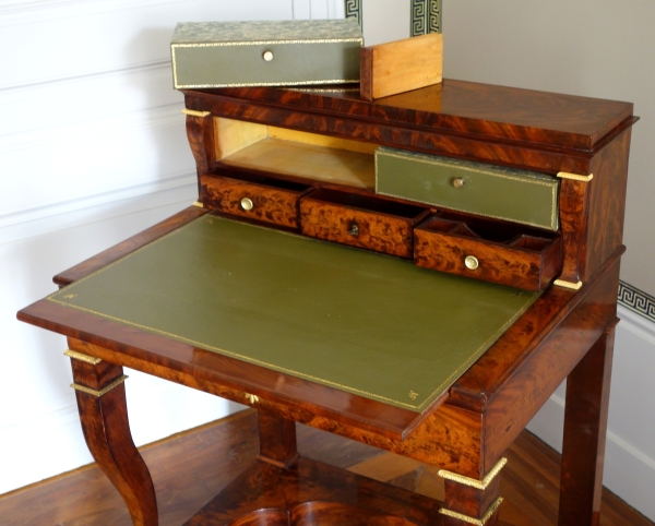 Bureau de milieu table à écrire cartonnier d'époque Empire en acajou et bronze doré