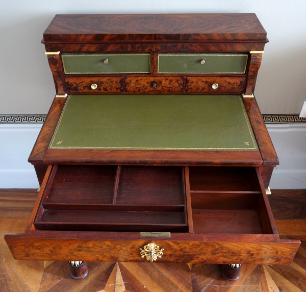 Bureau de milieu table à écrire cartonnier d'époque Empire en acajou et bronze doré