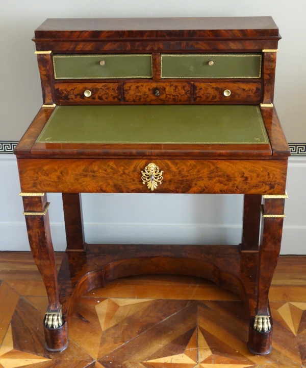 Bureau de milieu table à écrire cartonnier d'époque Empire en acajou et bronze doré