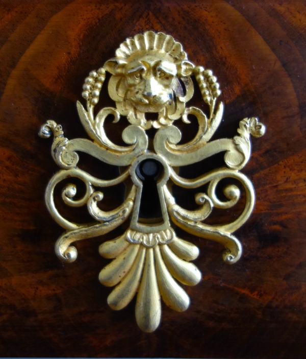 Bureau de milieu table à écrire cartonnier d'époque Empire en acajou et bronze doré