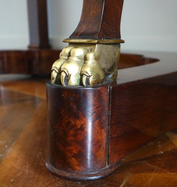 Bureau de milieu table à écrire cartonnier d'époque Empire en acajou et bronze doré