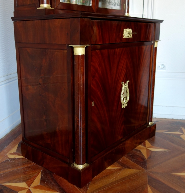 Meuble cabinet à secrets d'époque Empire en acajou et bronze doré au mercure