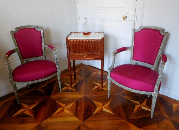 Table de salon ou chevet à rideau d'époque Louis XVI en acajou blond - XVIIIe siècle