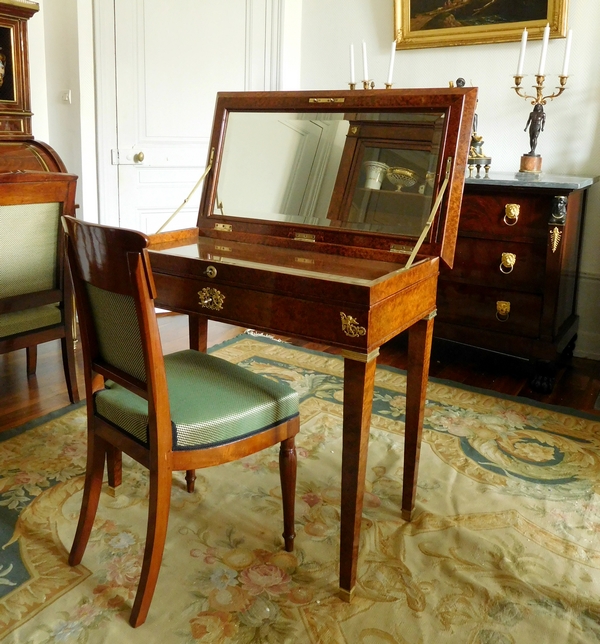 Bureau de dame - coiffeuse d'époque Empire Restauration en loupe