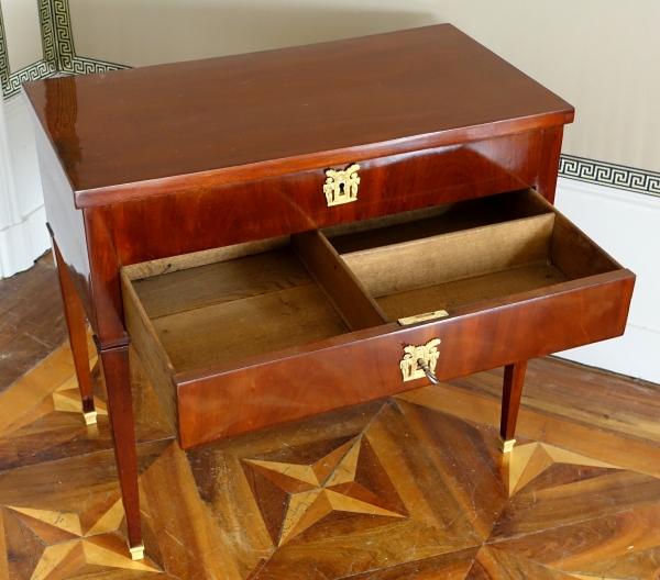 Empire mahogany dressing table for a man with a sliding top