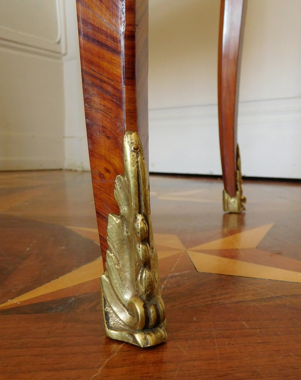 Table coiffeuse d'époque Louis XV Transition en marqueterie, travail Parisien du XVIIIe siècle