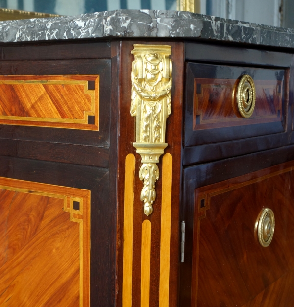 Louis XVI marquetry commode stamped Guignard, circa 1780