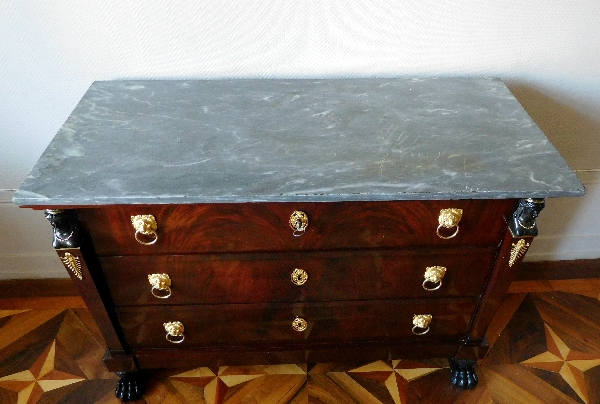 Mahogany commode / chest of drawers, Empire / Consulate production - France circa 1800