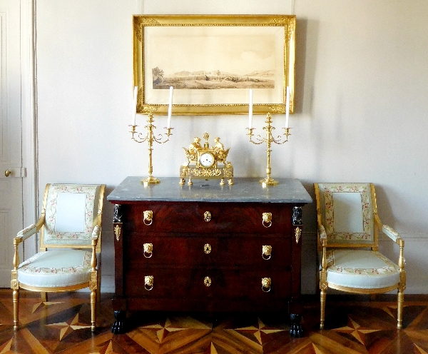 Mahogany commode / chest of drawers, Empire / Consulate production - France circa 1800