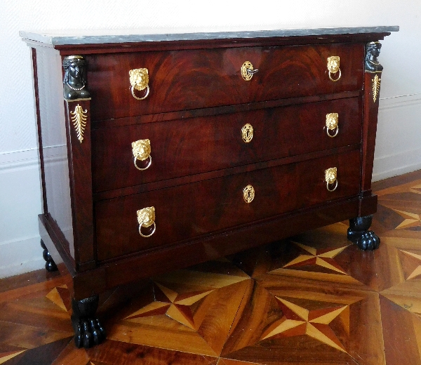 Mahogany commode / chest of drawers, Empire / Consulate production - France circa 1800