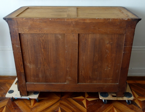 Commode d'époque Restauration en acajou flammé, bronzes doré au mercure & marbre bleu Turquin