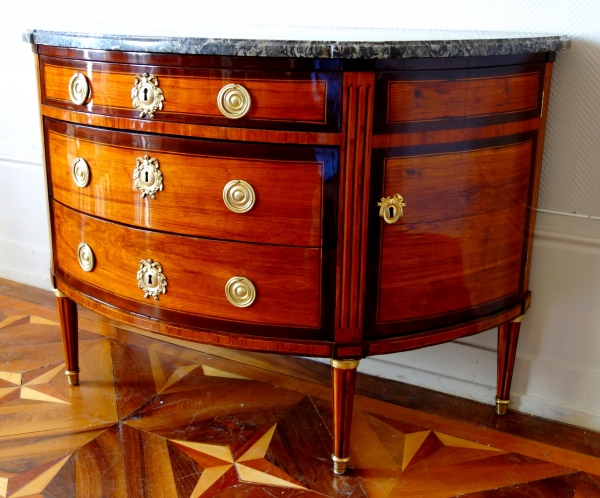 Large Louis XVI half-moon shaped commode / chest of drawers, 18th century