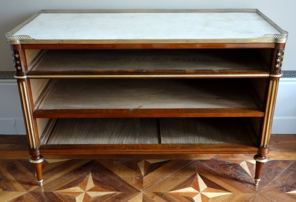 Commode d'époque Directoire en plaquage de citronnier et d'acajou