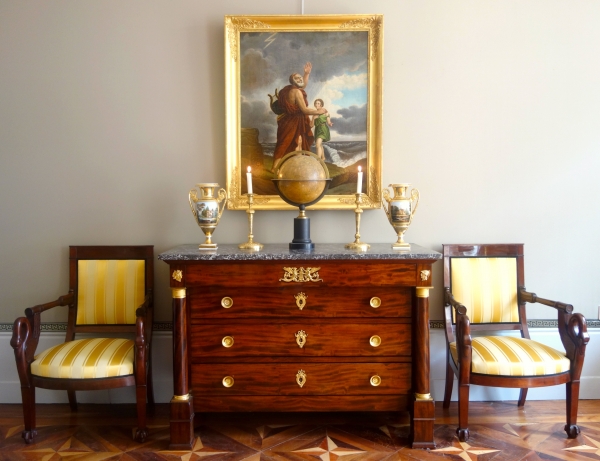 Commode d'époque Empire à colonnes en acajou, bronzes dorés au mercure - 130cm