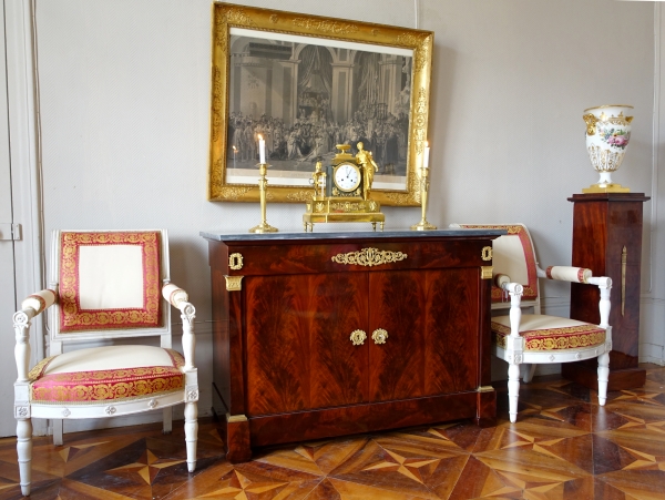 Commode à l'Anglaise en acajou, époque Empire Restauration - bronzes dorés et marbre bleu Turquin