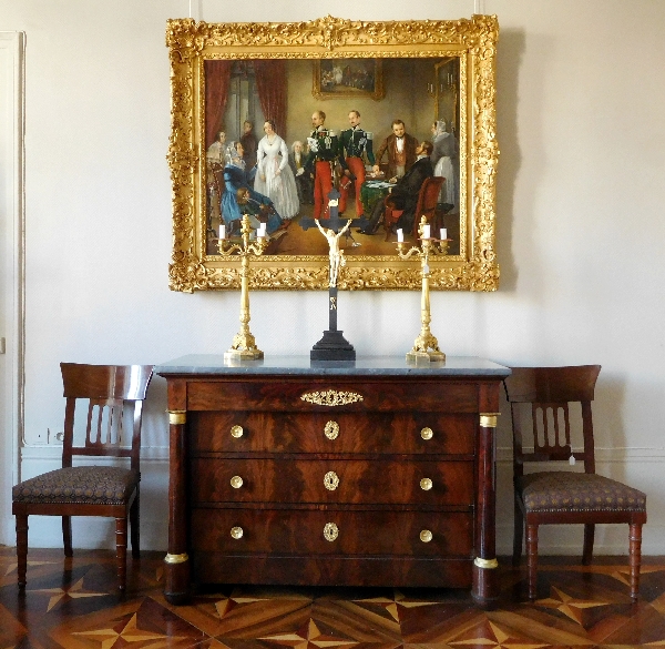 Commode à colonnes Empire en acajou, bronzes dorés au mercure et marbre bleu Turquin