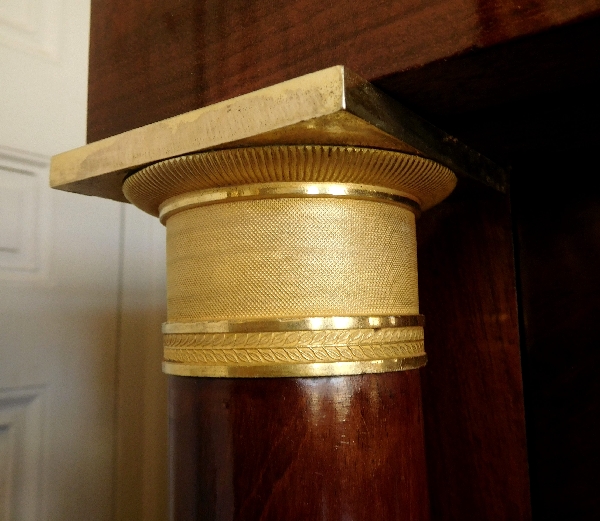 Petite commode Empire (115cm) en acajou, bronzes dorés au mercure 