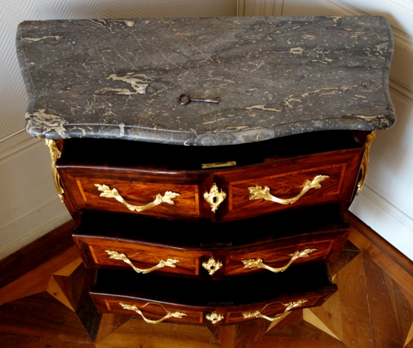 JB Galet : commode d'entre deux d'époque Louis XV en marqueterie - estampillée