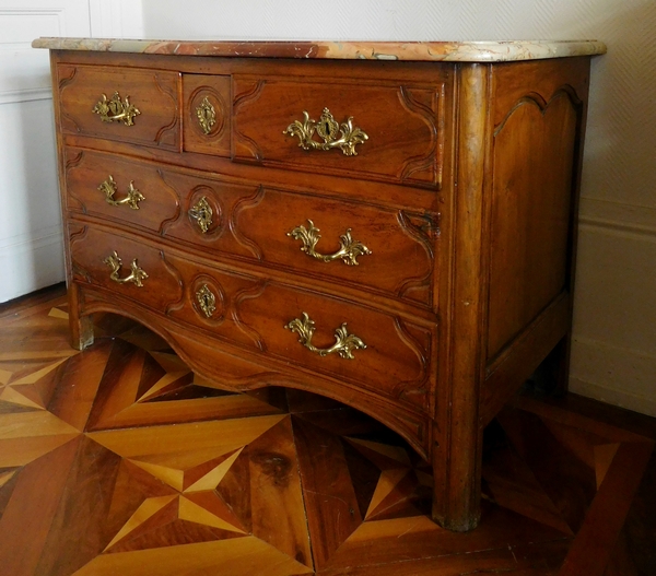 Claude Lebesgue : commode Ile-de-France d'époque Régence en chêne, estampillée