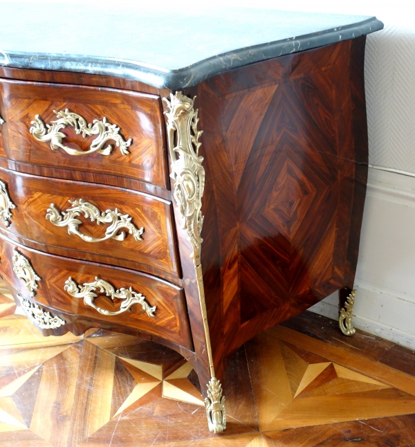 Jean Baptiste Hedouin : commode d'époque Louis XV en marqueterie et marbre Portor - estampillée