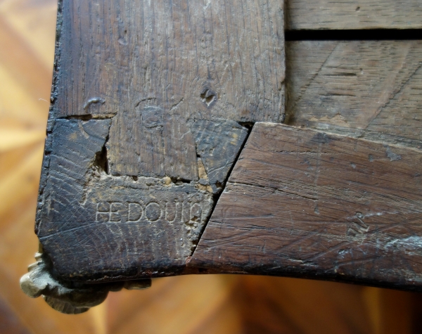 Jean Baptiste Hedouin : Louis XV violetwood marquetry and Portor marble commode - stamped