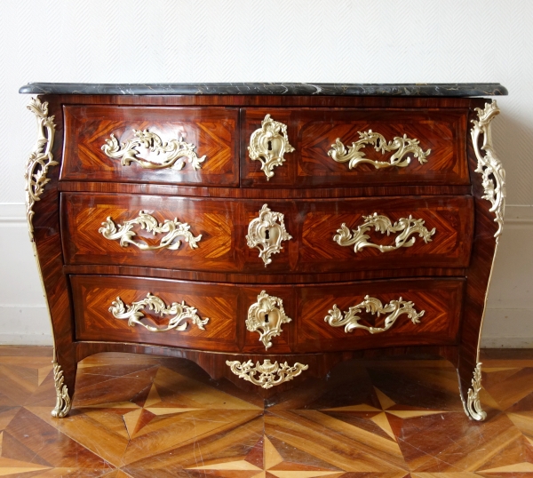 Jean Baptiste Hedouin : commode d'époque Louis XV en marqueterie et marbre Portor - estampillée